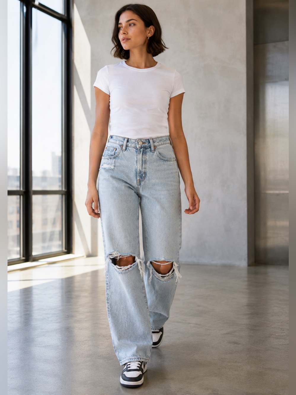 American Eagle Strigid Size 00 Light Wash Ripped Distressed Jeans